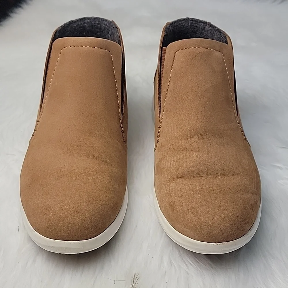 OLUKAI Hawai‘iloa Manu Hope Fox Nubuck Leather Slip On Boho Ankle Bootie Boots 8